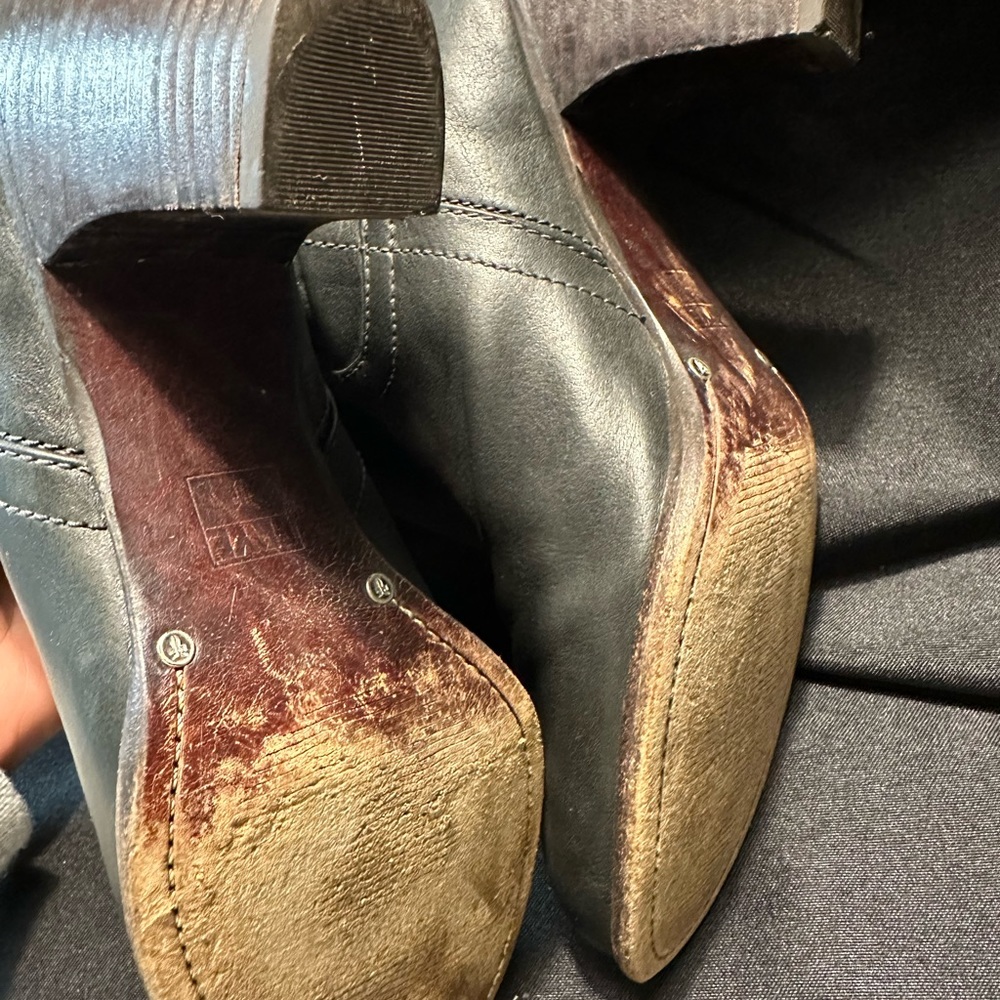Ladies Frye leather Fiona heeled dress boot size 10 - Picture 6 of 6